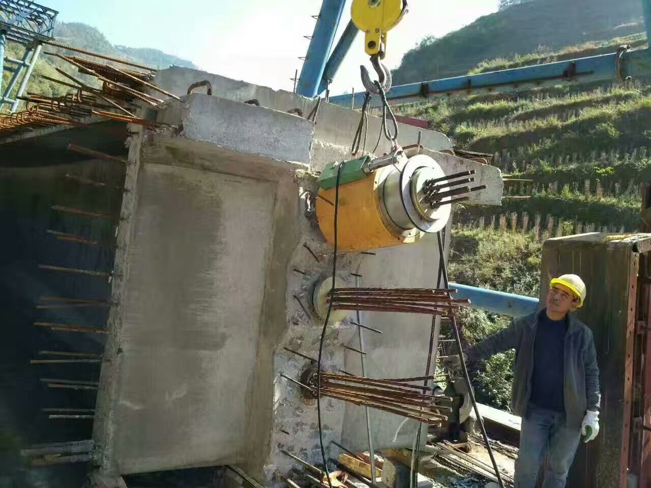 120600 Tons Post Tension Hydraulic Stressing Jack Manufacturers and