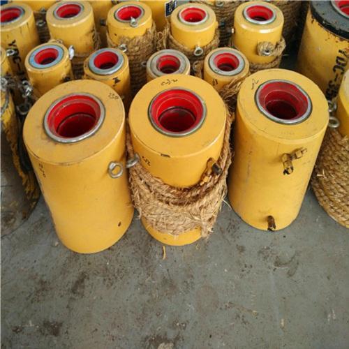 post tensioning jacks (2)