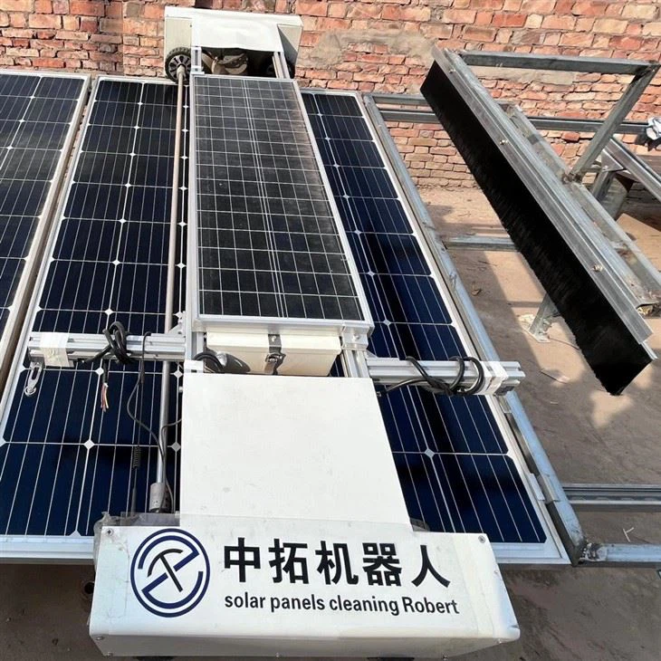 Remote Control Industrial Wet /Dry Use Solar Panel Cleaner Machine Robot